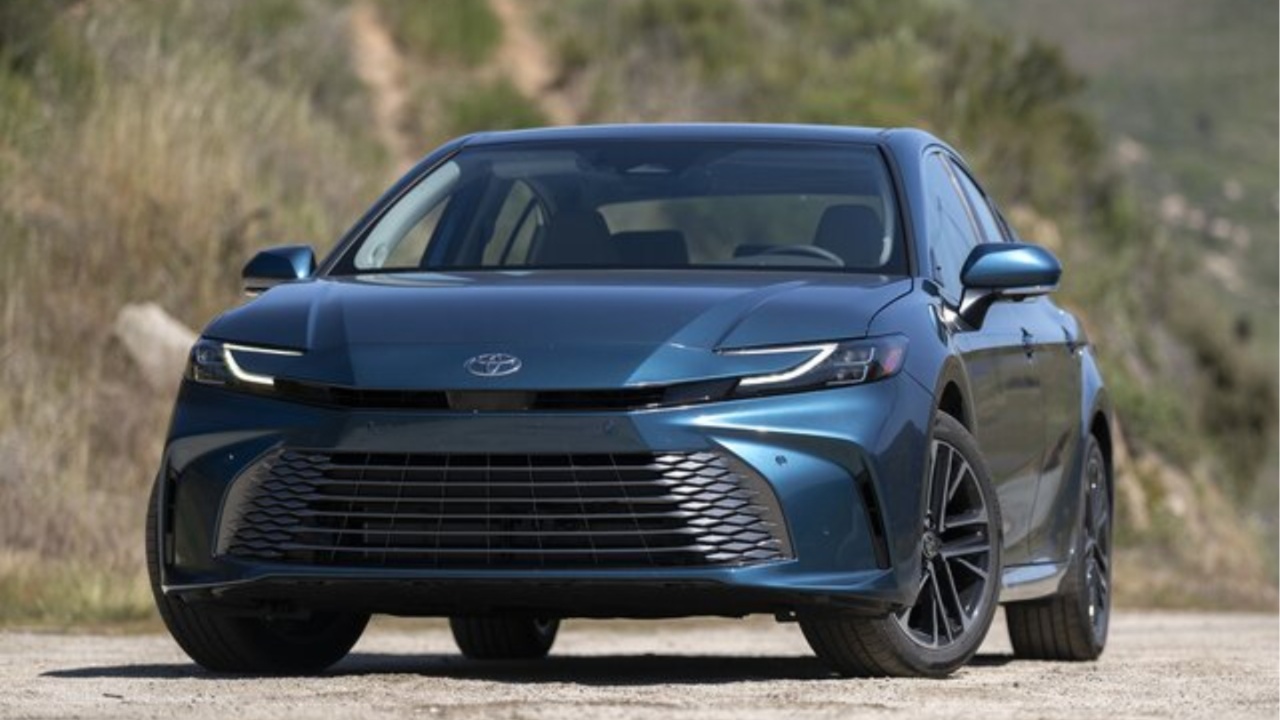 Toyota Camry (4)