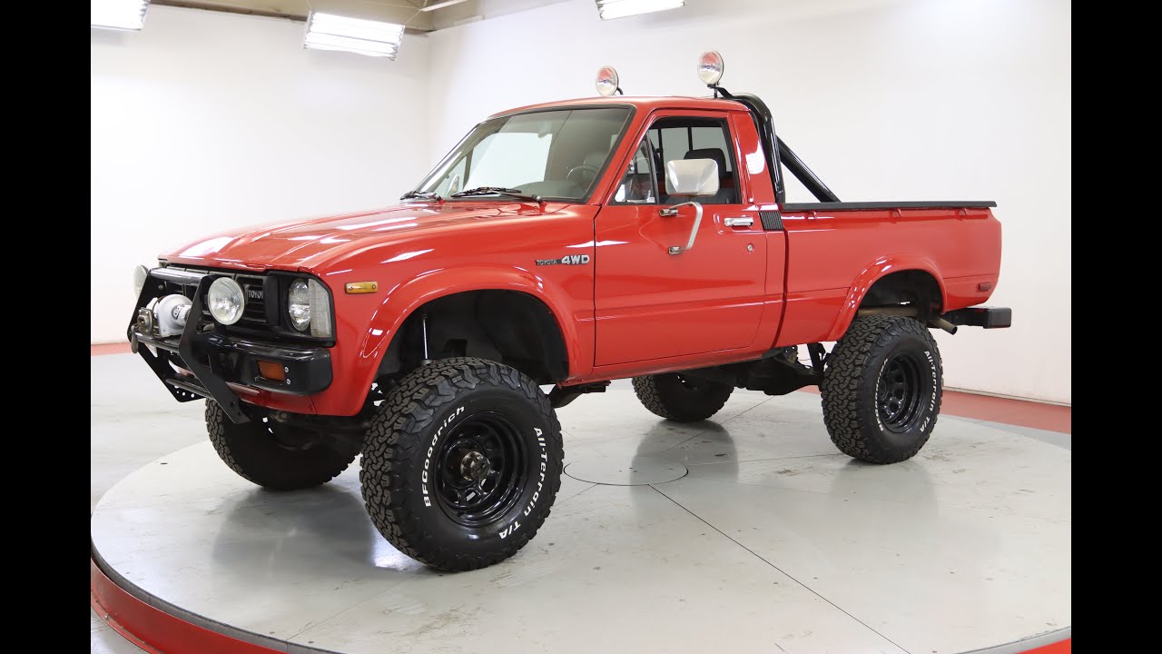 Toyota Hilux Pickup with 22R Engine (1981 1995) Toyota Hilux Pickup with 22R Engine (1981 1995)