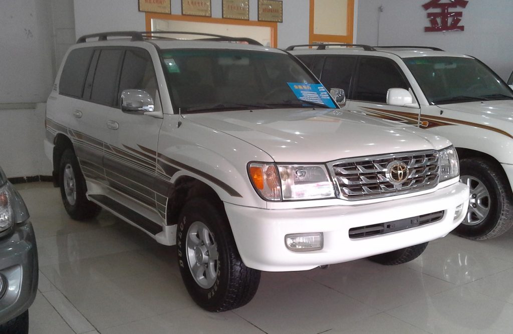 Toyota Land Cruiser J100 Toyota Land Cruiser J100