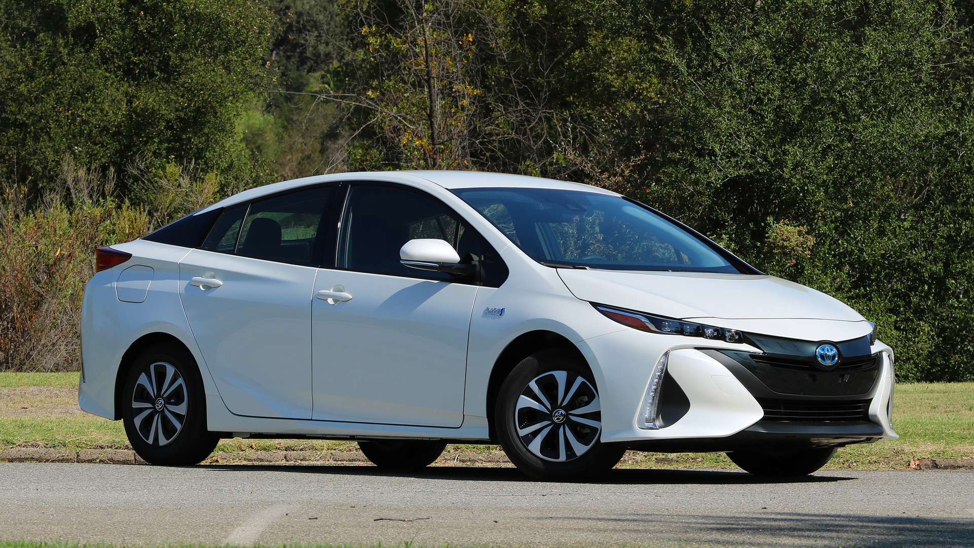 Toyota Prius (2017) Toyota Prius (2017)