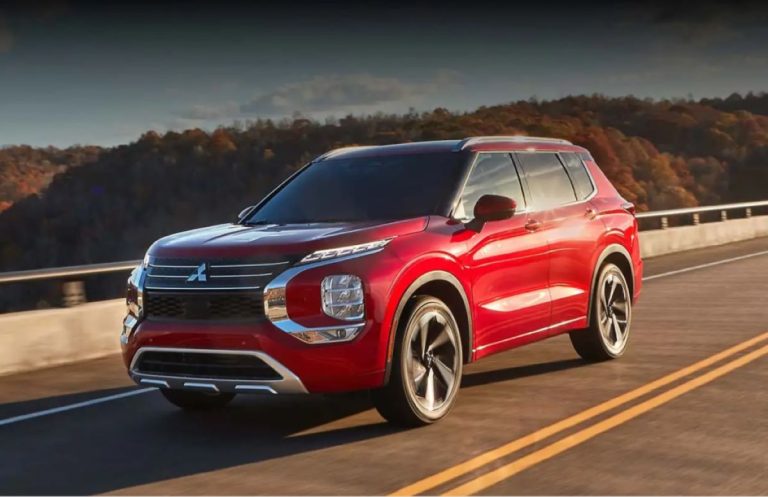 2021 Mitsubishi Outlander featured