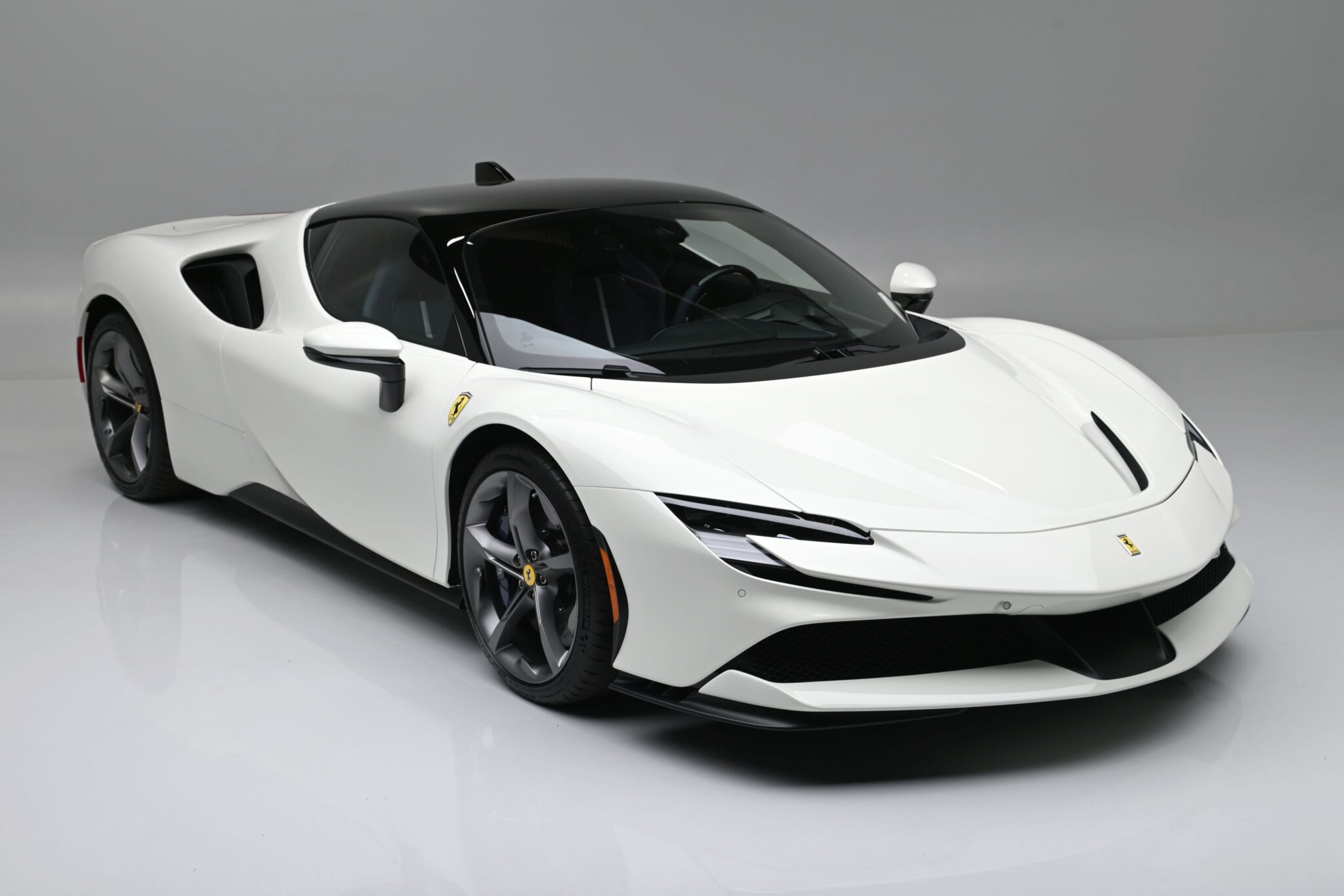 2024 Ferrari SF90 Stradale1