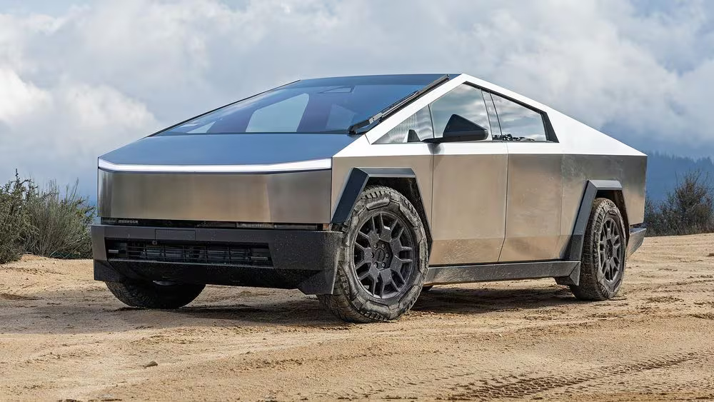 2025 Tesla Cybertruck 2025 Tesla Cybertruck