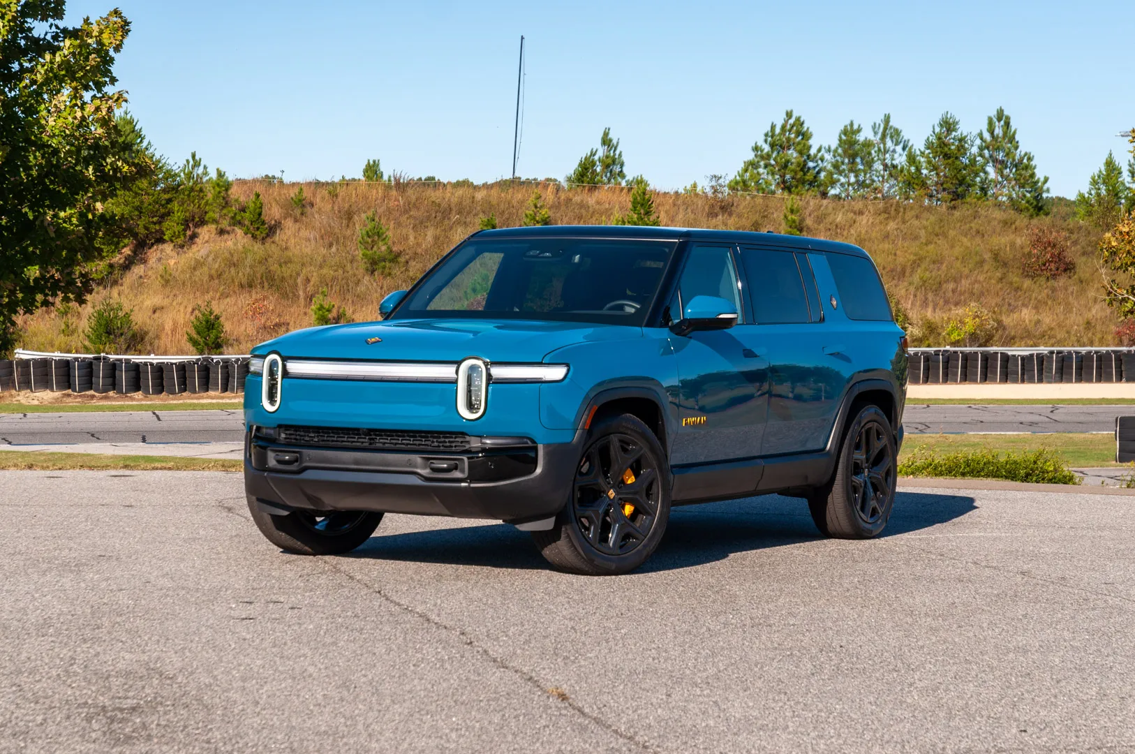 2025 rivian r1s