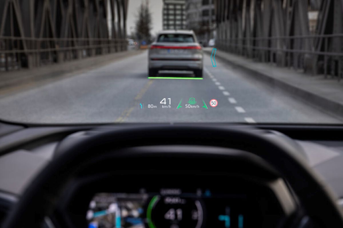 Audi's Hyper Realistic Augmented Reality Display Audi's Hyper Realistic Augmented Reality Display