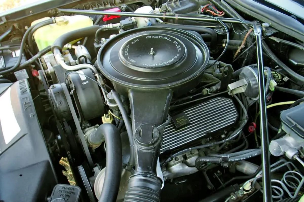 Cadillac HT4100 V8 Cadillac HT4100 V8