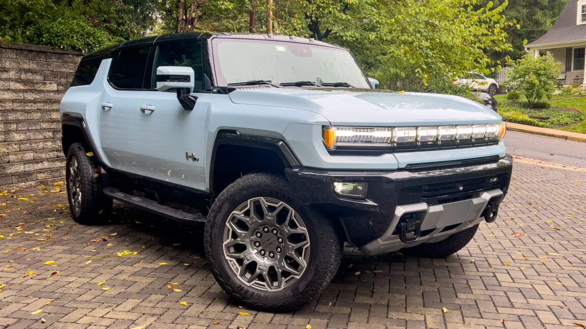 GMC Hummer EV SUV GMC Hummer EV SUV
