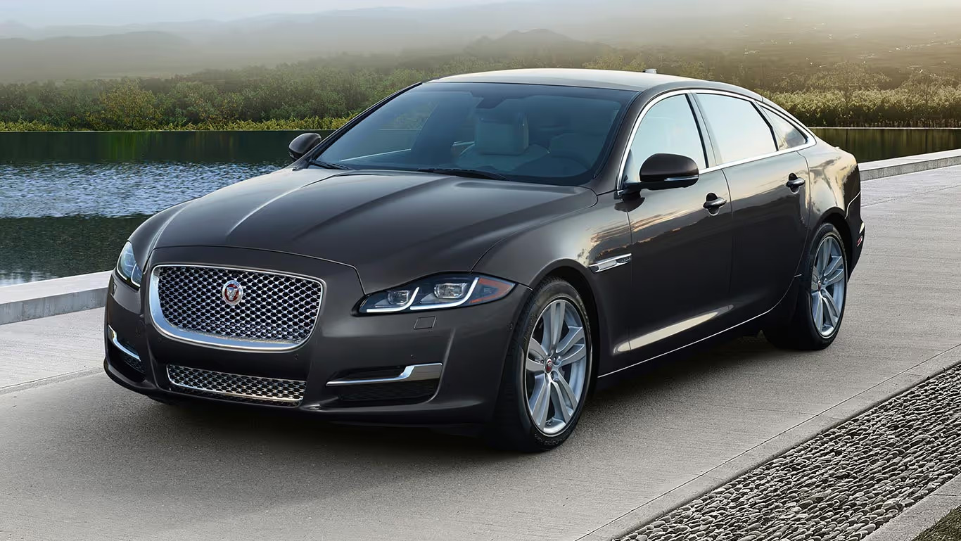 Jaguar XJ (1)