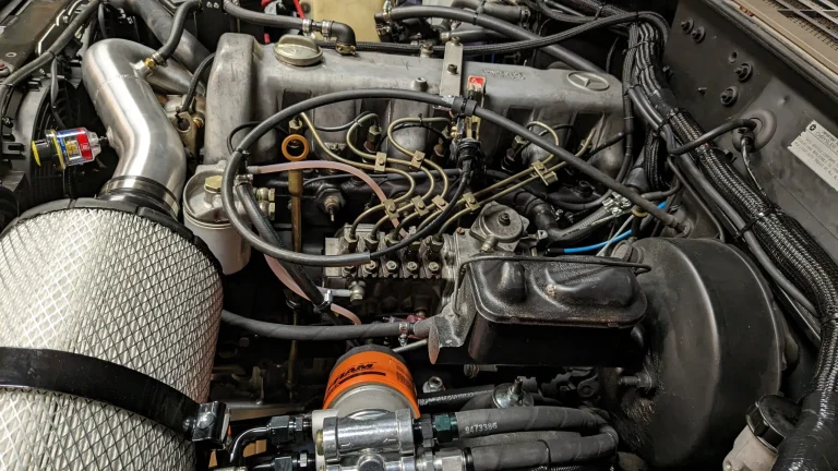 Mercedes Benz OM617 Diesel Engine