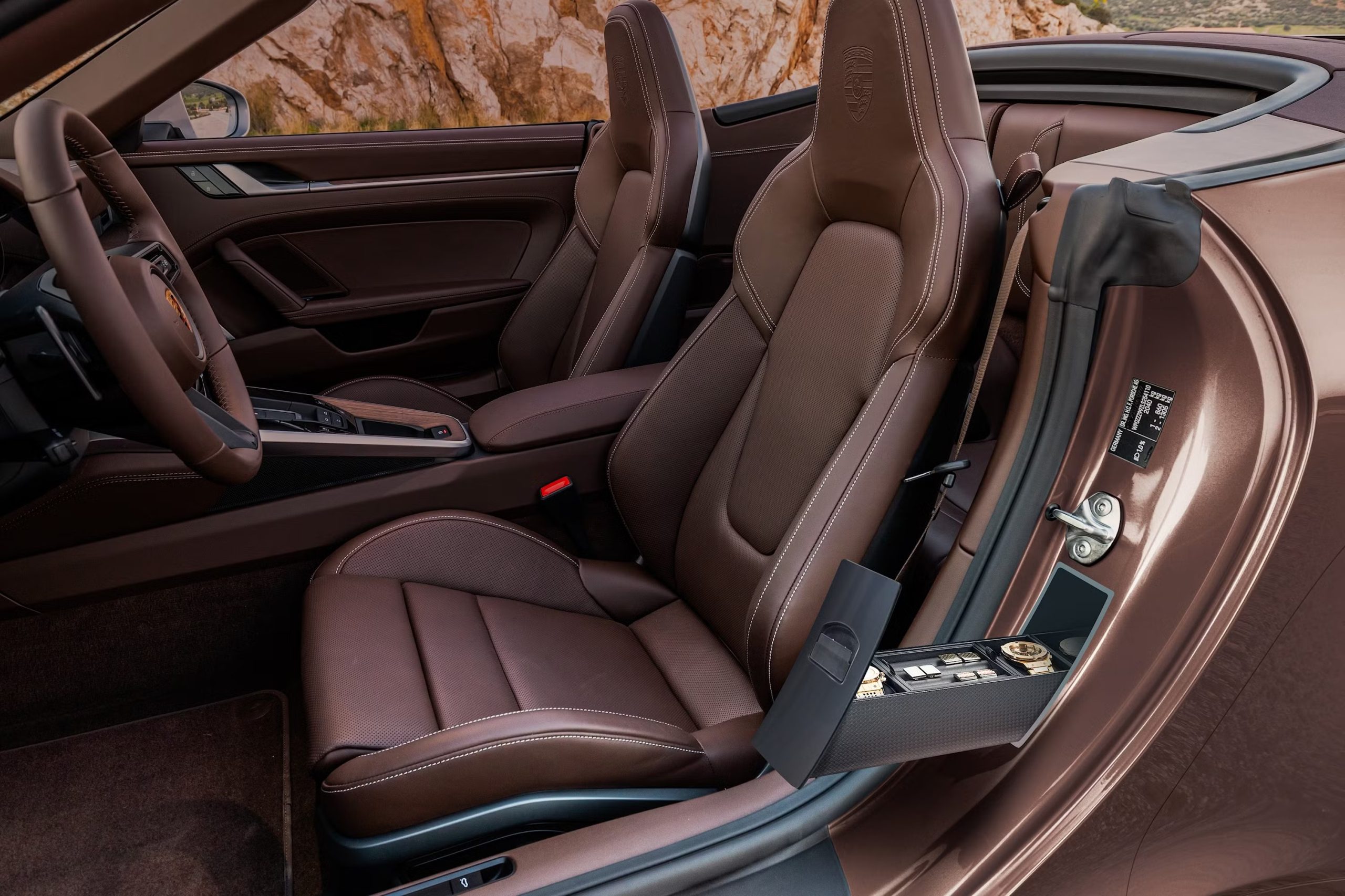 Porsche’s Concealed Door Frame Cubby