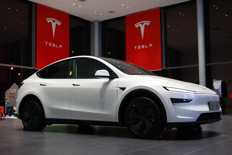 Tesla Model 3Y with MCU3