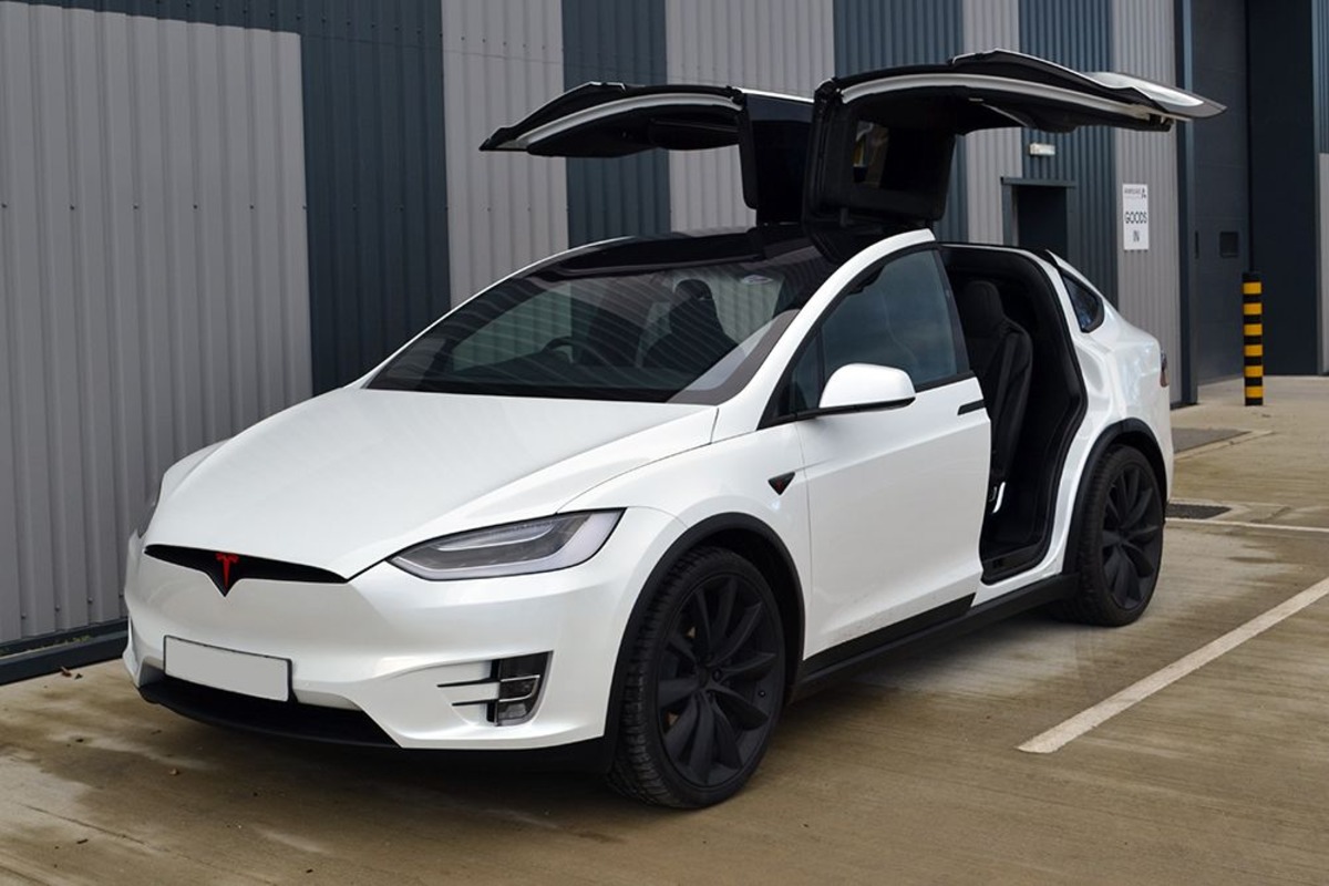 Tesla Model X 