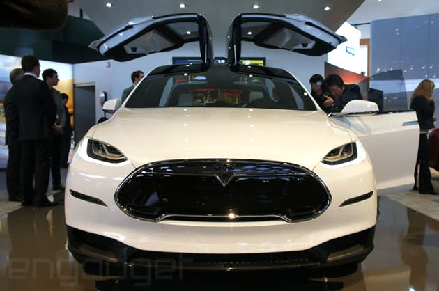 Tesla Model X (2015 Present) Tesla Model X (2015 Present)