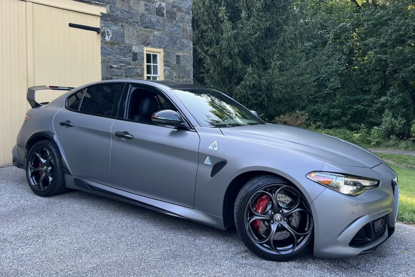 Alfa Romeo Giulia Quadrifoglio Alfa Romeo Giulia Quadrifoglio
