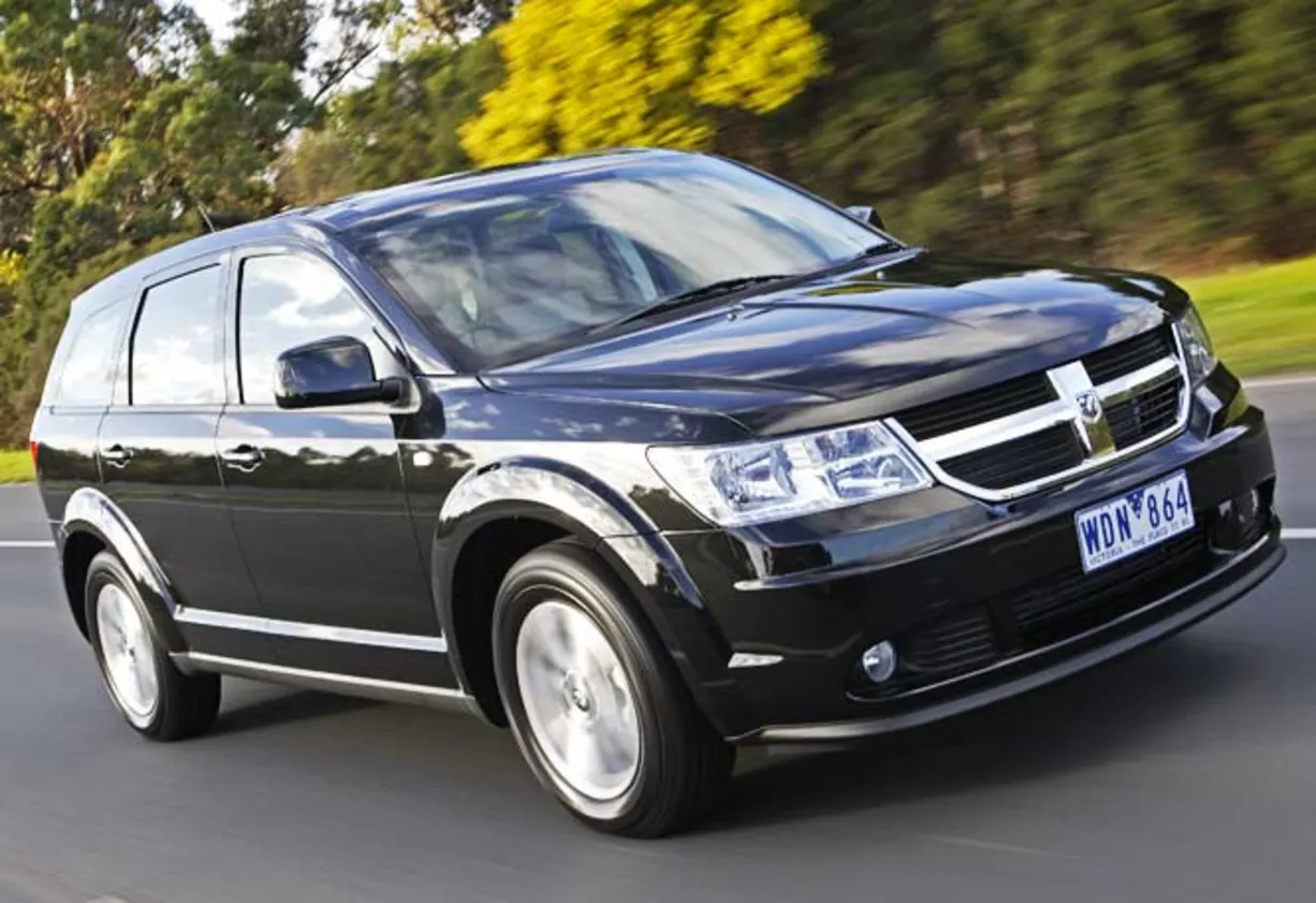 Dodge Journey (2010) Dodge Journey (2010)