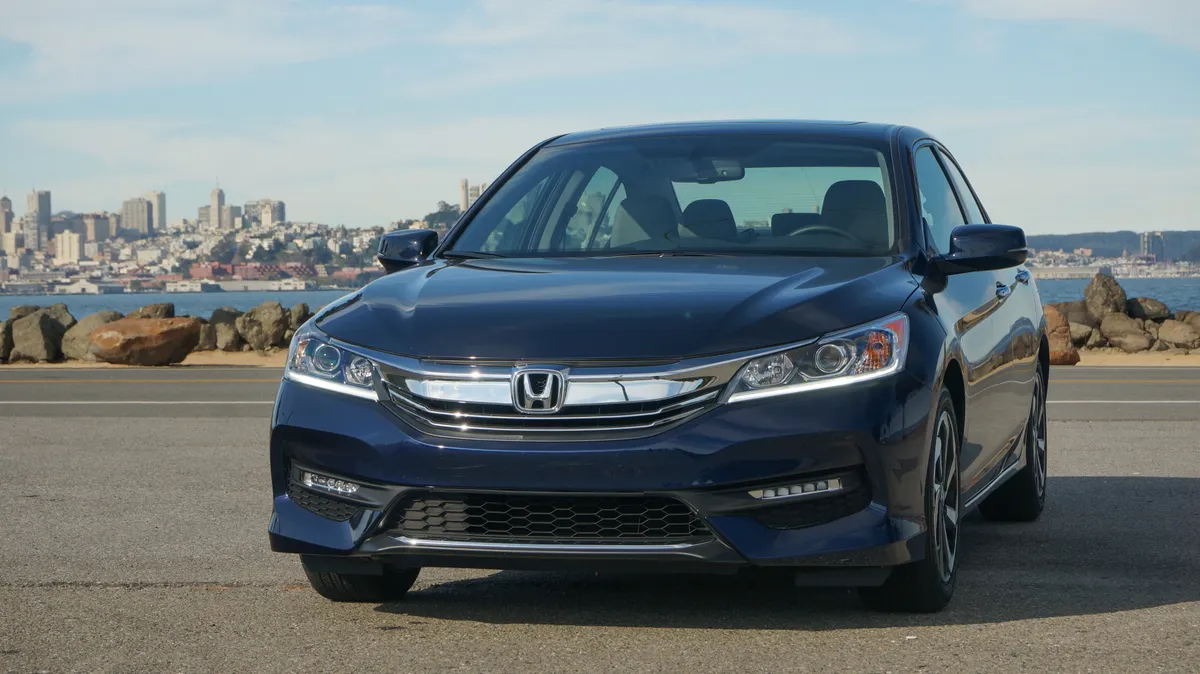 Honda Accord (2016)
