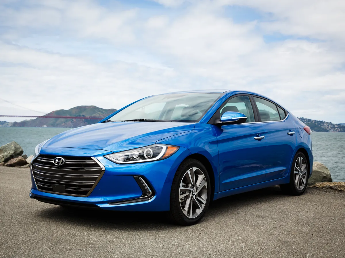 Hyundai Elantra (2017) Hyundai Elantra (2017)