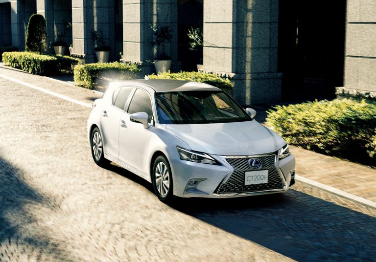 Lexus CT 200h 2