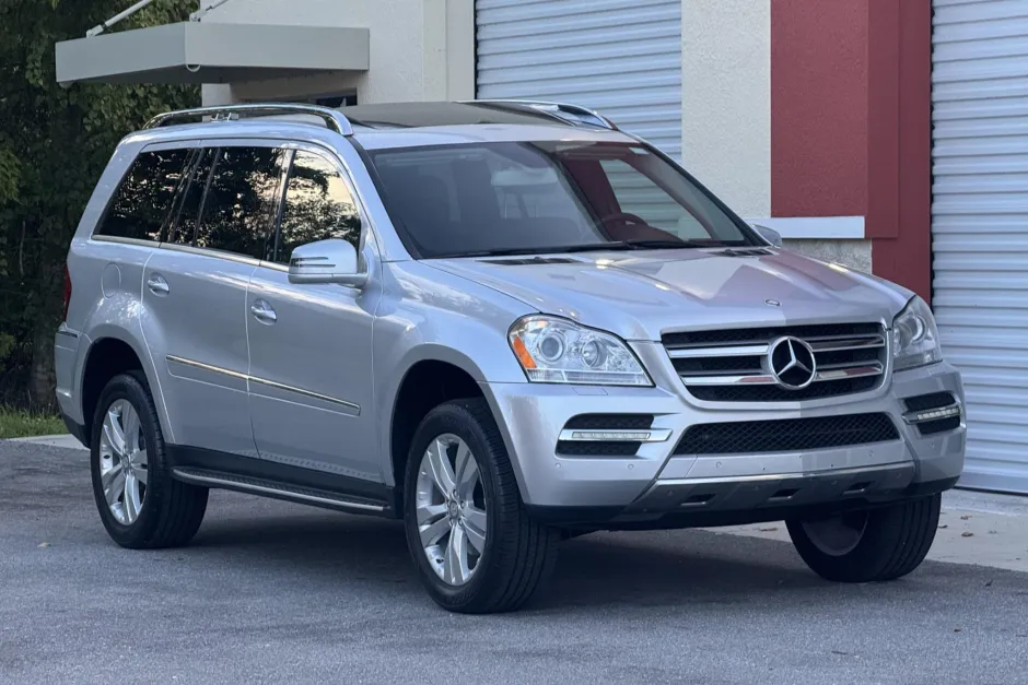 Mercedes Benz GL450 (2012) Mercedes Benz GL450 (2012)