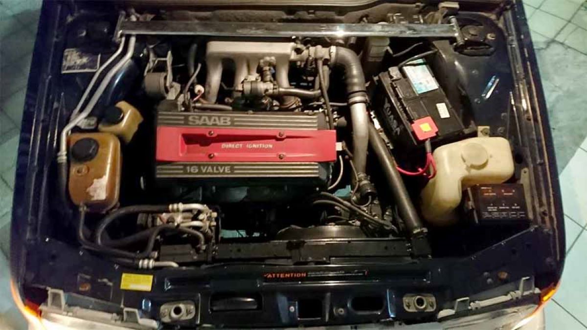 Saab Turbocharged 2.0 Liter B202 4 cylinder Saab Turbocharged 2.0 Liter B202 4 cylinder