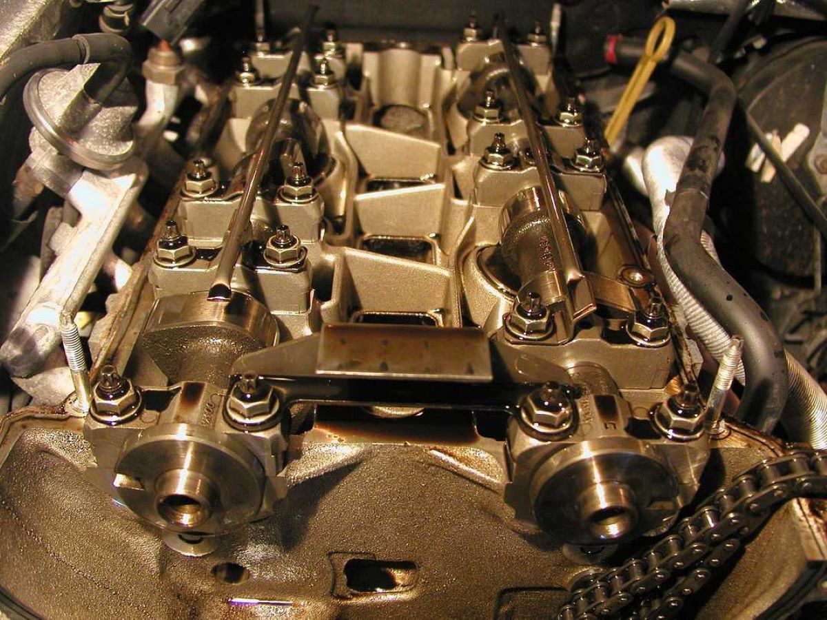 2.0L DOHC I4 with CVT – Chrysler Sebring 2.0L DOHC I4 with CVT – Chrysler Sebring
