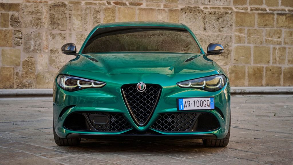 Alfa Romeo Giulia Quadrifoglio Alfa Romeo Giulia Quadrifoglio