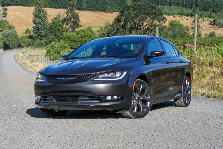 Chrysler 200