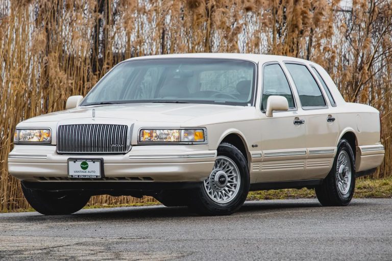 Lincoln Town Car