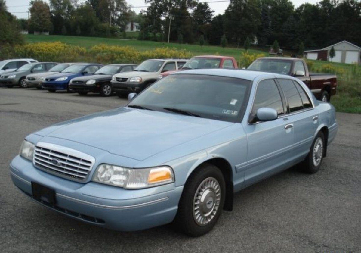 Ford Crown Victoria 