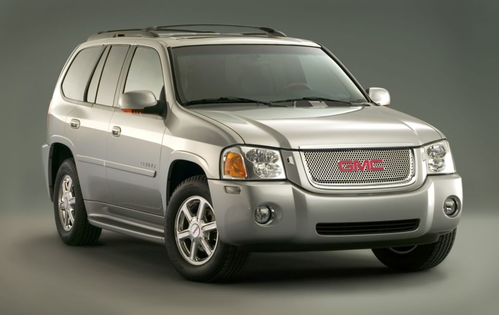 10 Tricks That Keep a GMC Envoy Reliable for 300,000 Miles