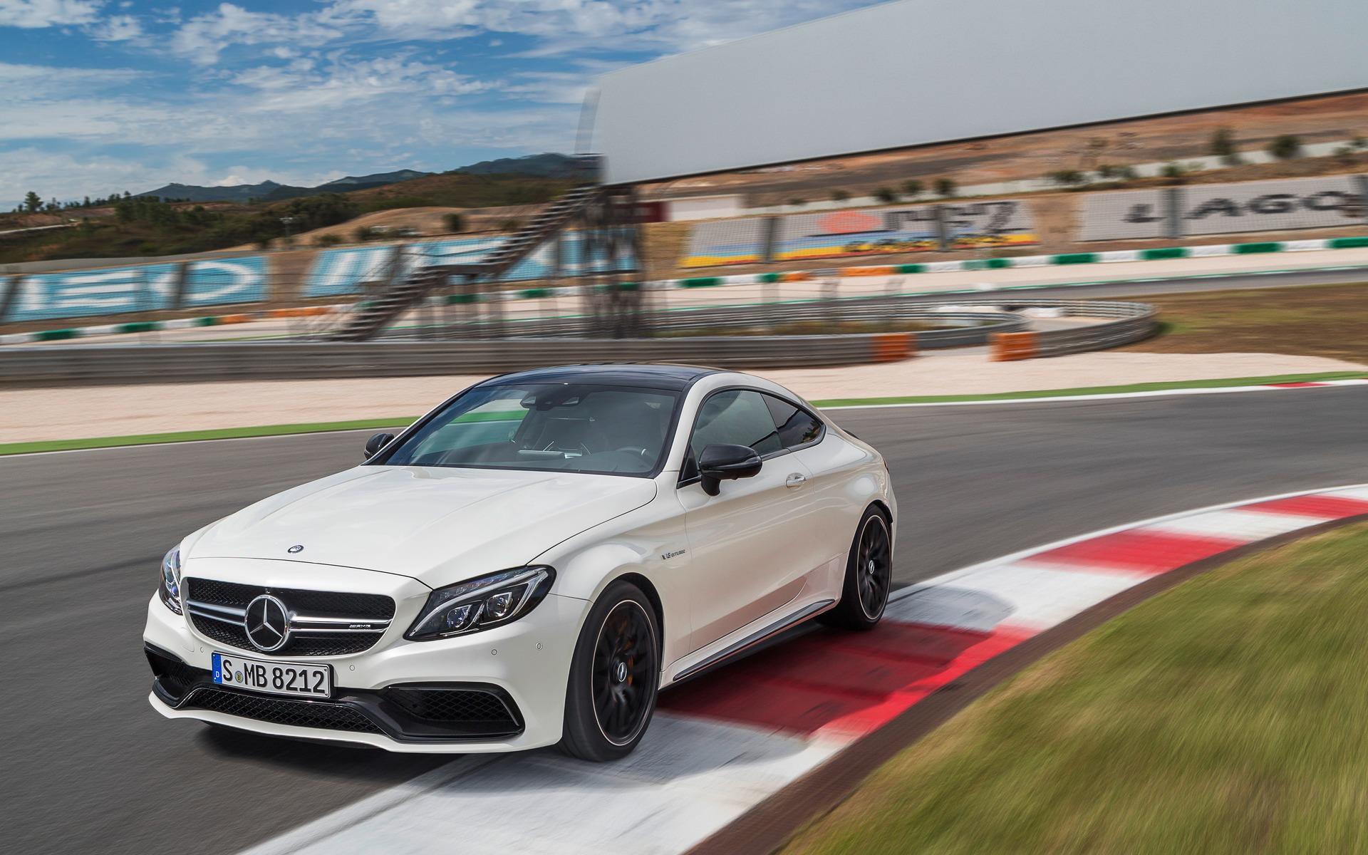 2017 Mercedes Benz C Class1