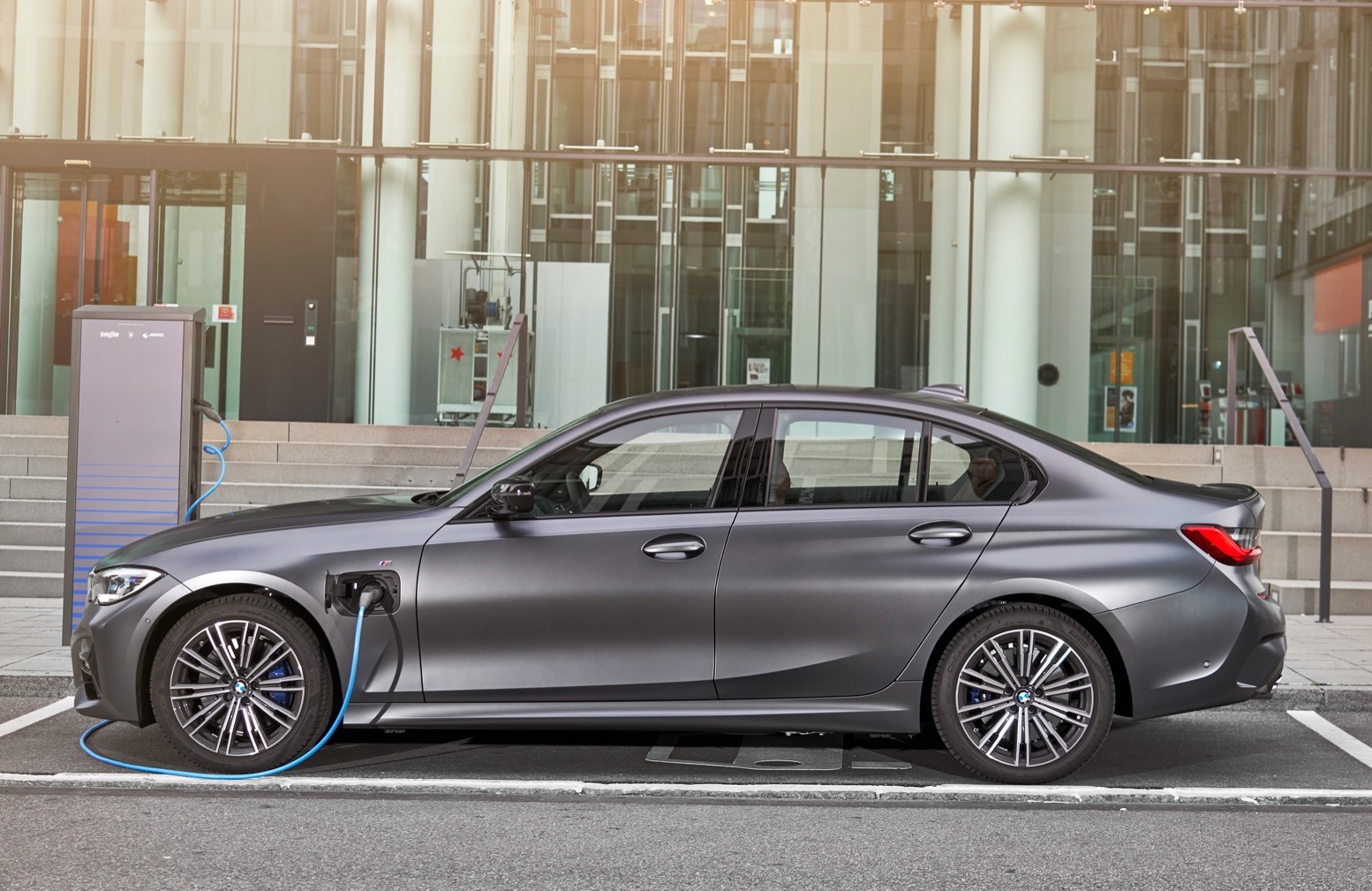 2021 BMW 330e Plug In Hybrid
