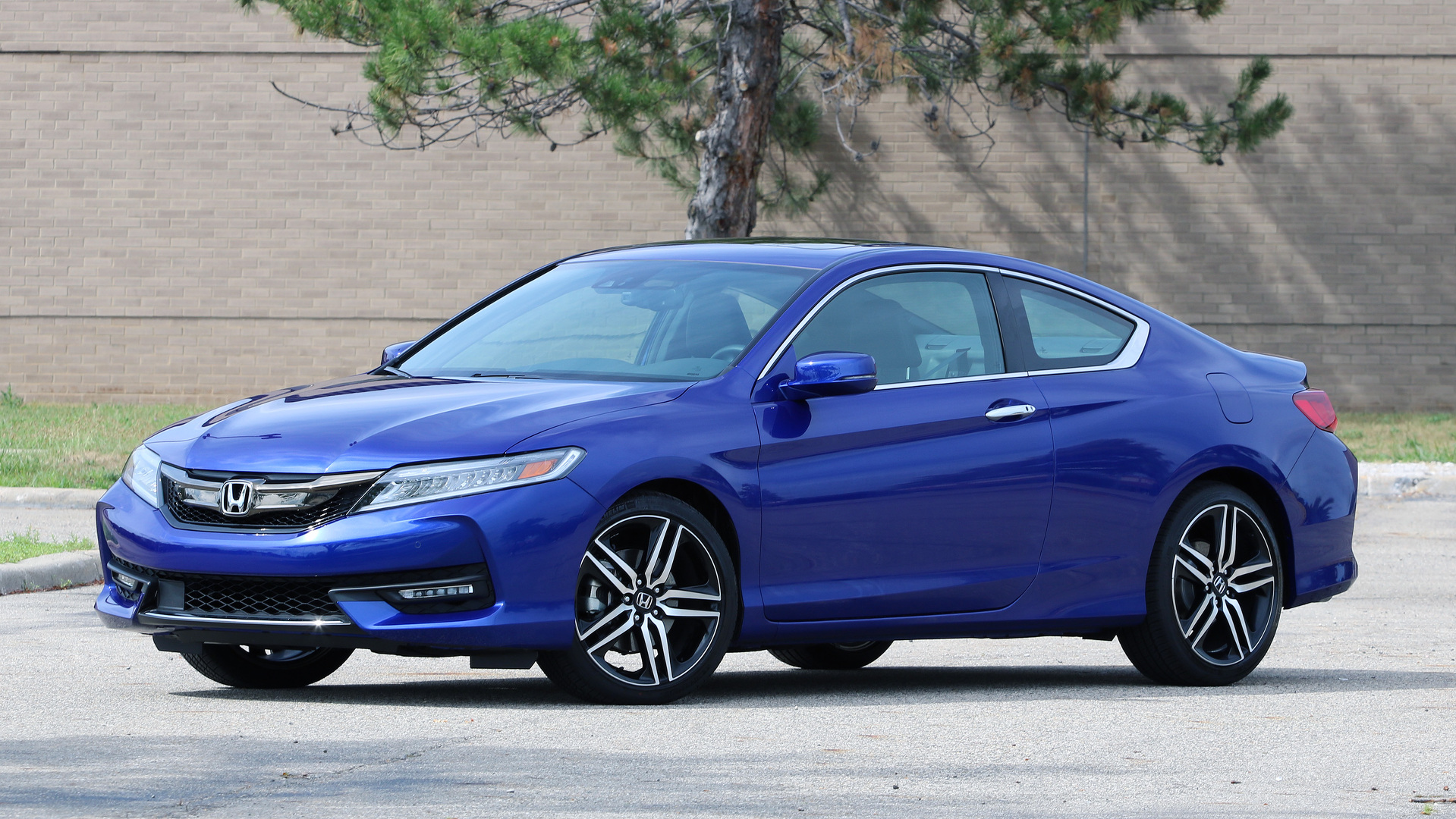 8 Habits That Kill a Honda Accord Coupe Too Early