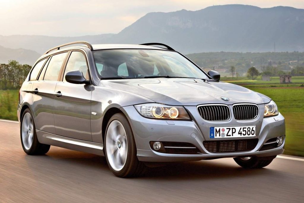 BMW 320d 330d (E90 E91 E92 E93 Generation 2005 2012)