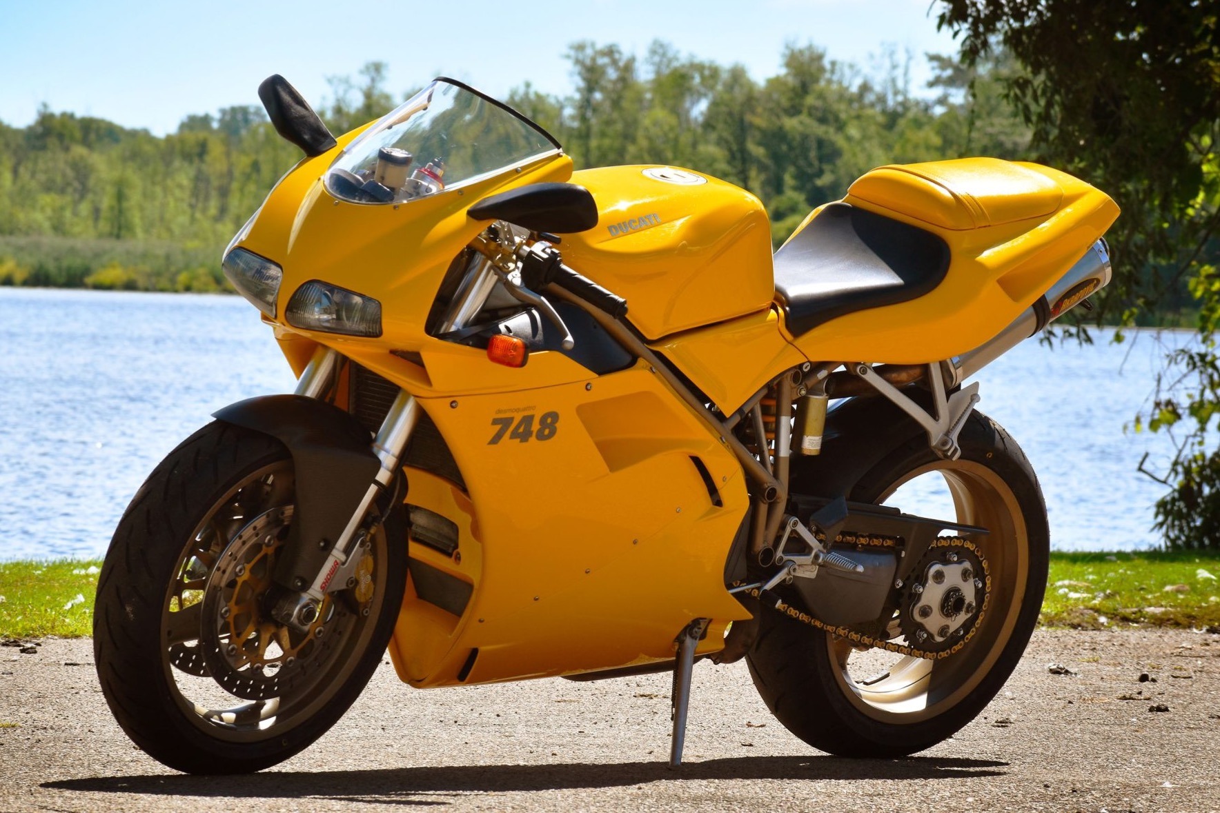 Ducati 748