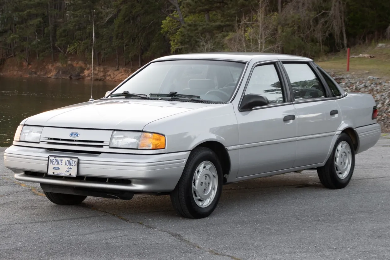 Ford Tempo