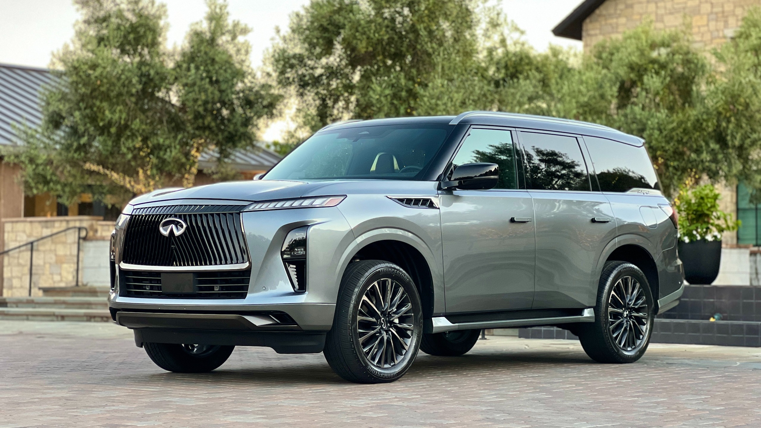 Infiniti QX80