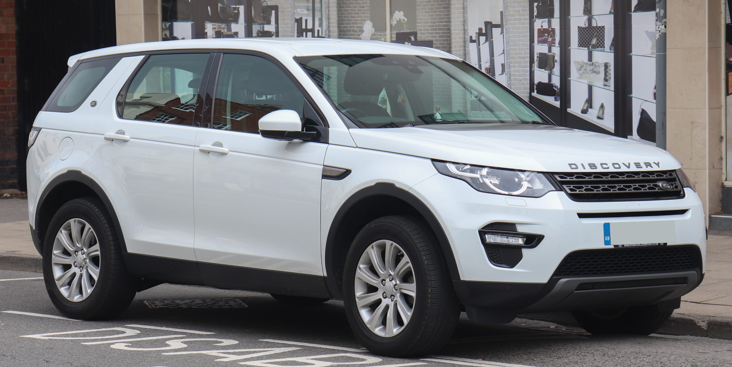 Land Rover Discovery Sport (2014–Present)
