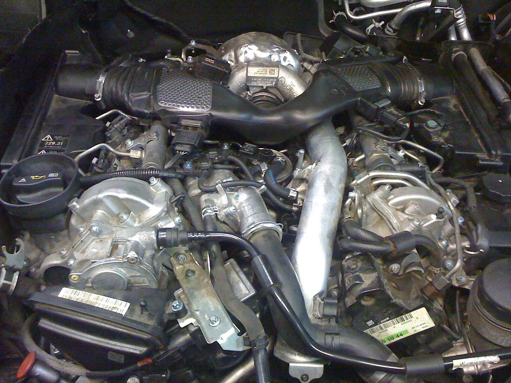 Mercedes Benz OM642 1 Mercedes Benz OM642 1