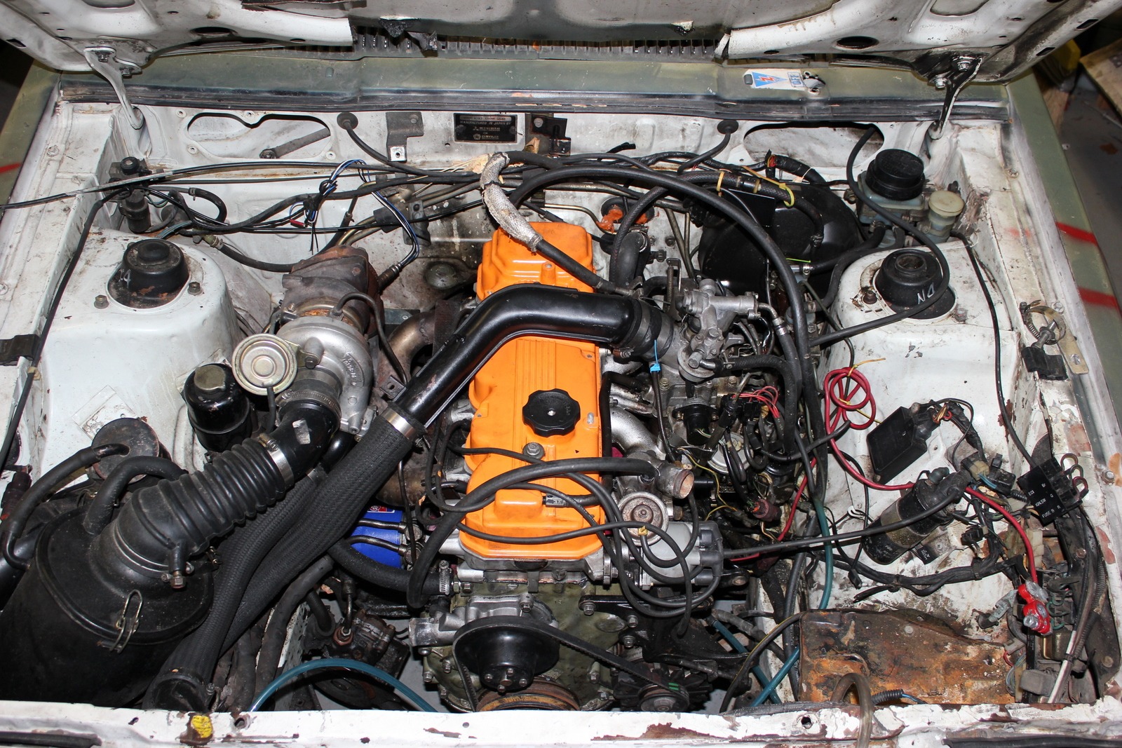 Mitsubishi 2.6L 4 Cylinder G54B