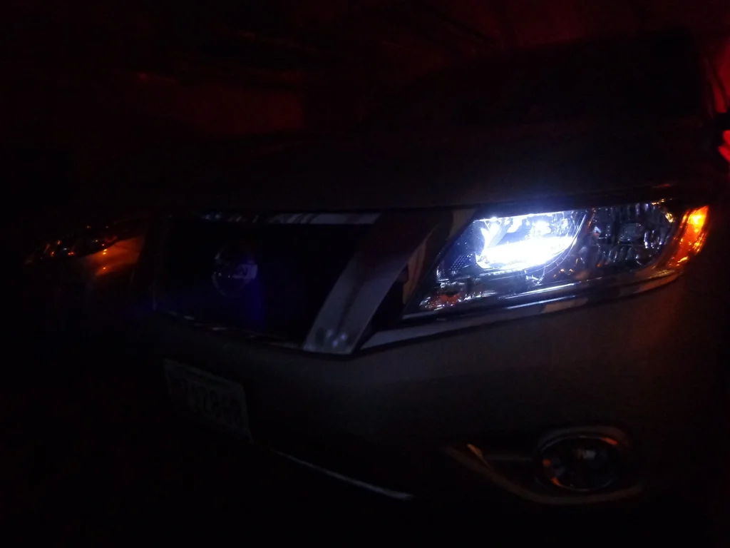 Nissan Pathfinder light Nissan Pathfinder light