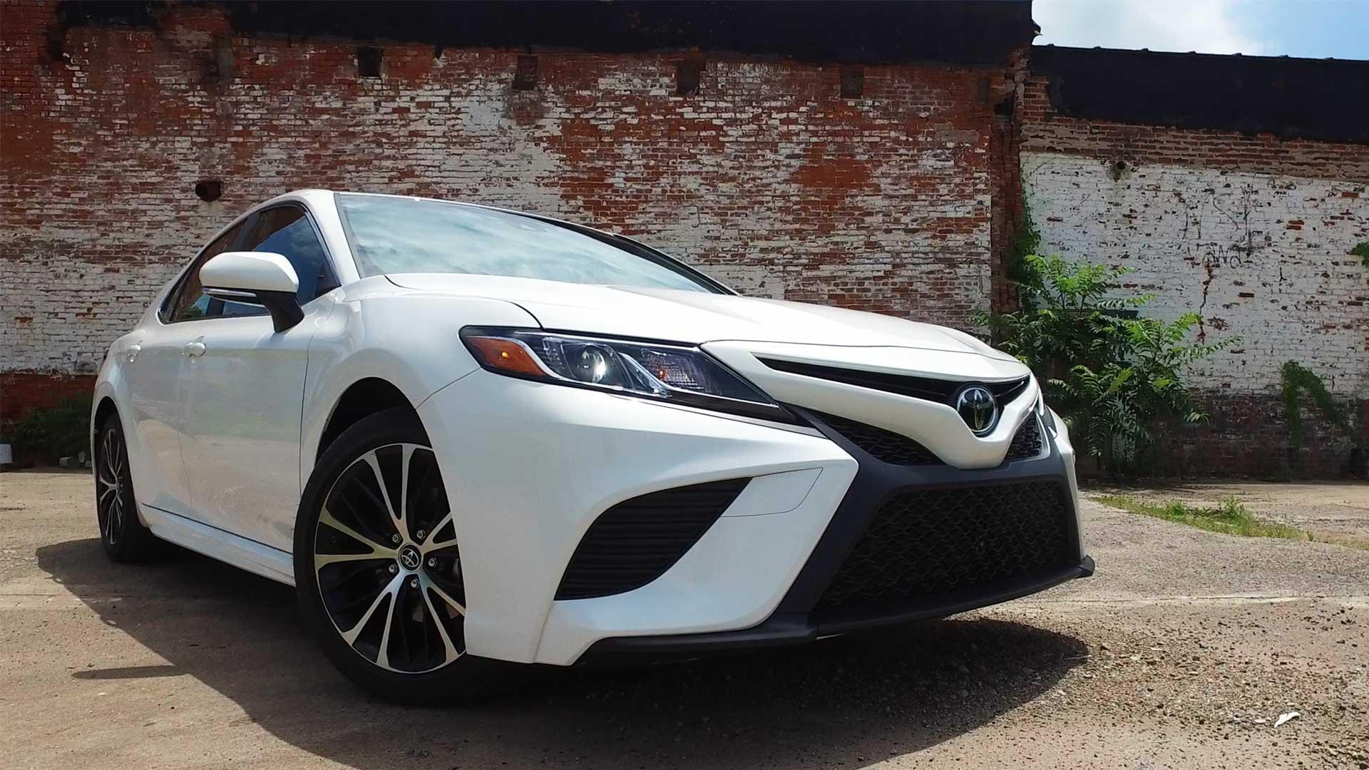 Toyota Camry Hybrid (2018–2024)