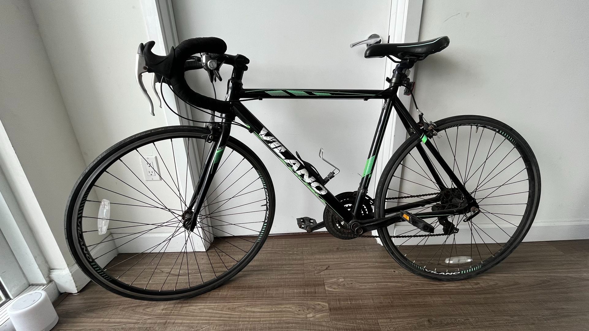 Vilano Diverse 3.0 Performance Hybrid Road Bike