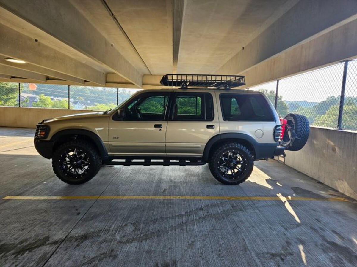 1999 Ford Explorer