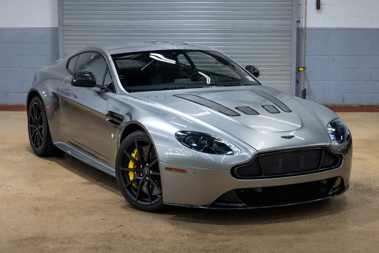 2005–2017 Aston Martin V8 Vantage