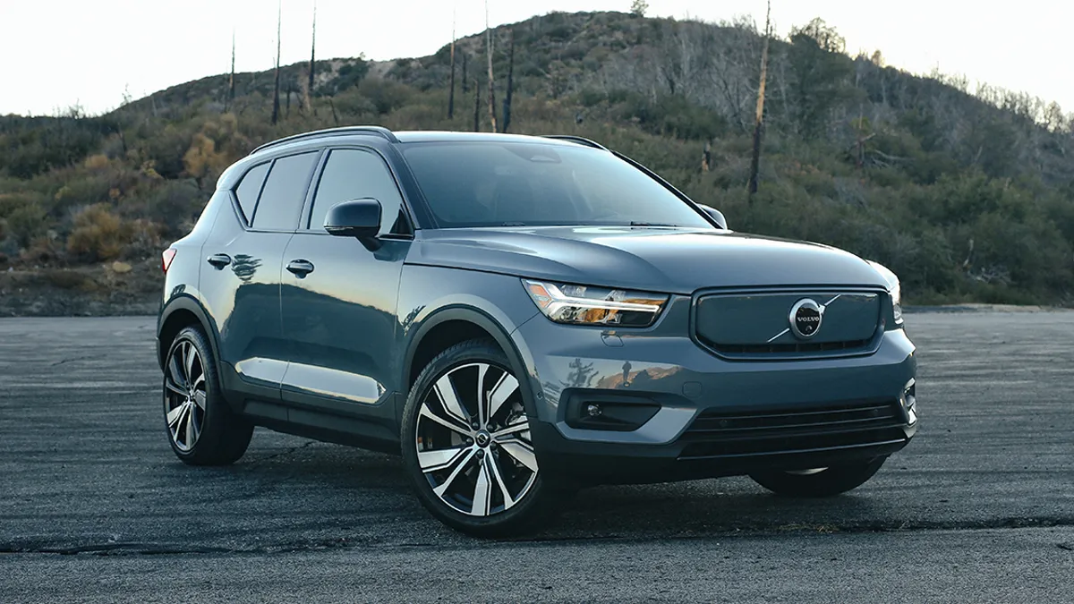 2022 Volvo XC40