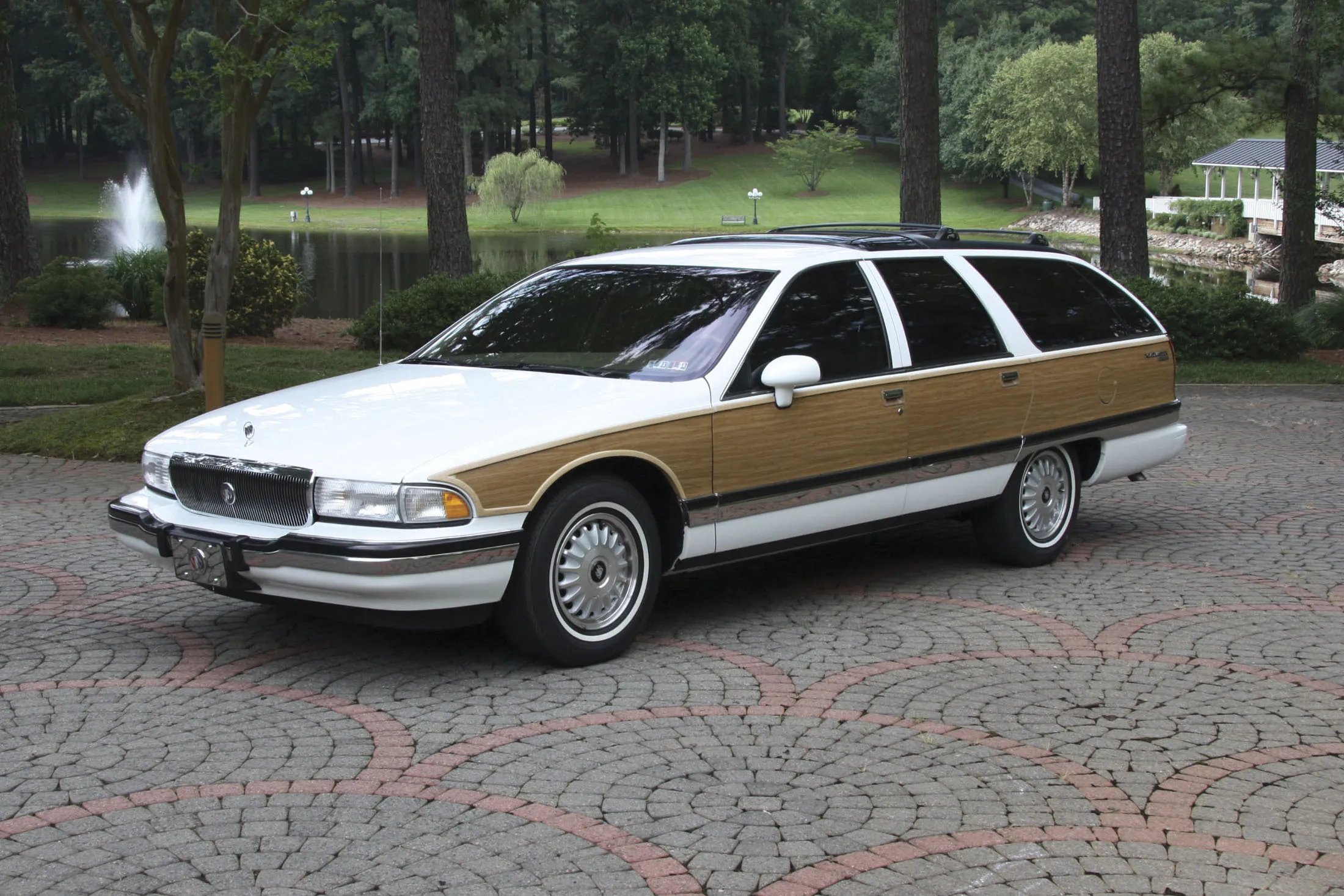 Buick Roadmaster Estate