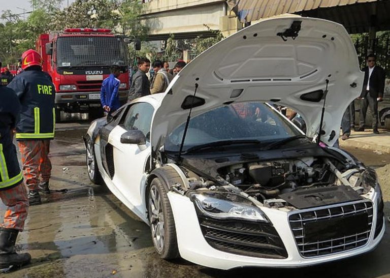 Car with blow head gaskets