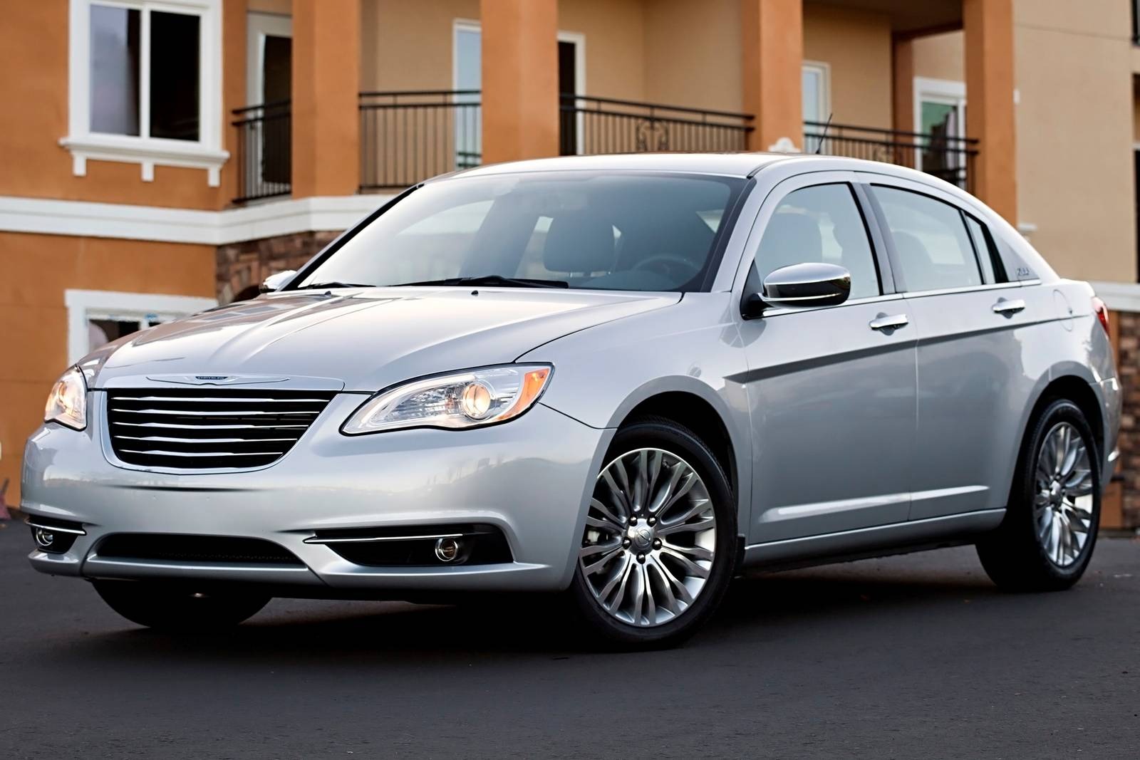 Chrysler 200