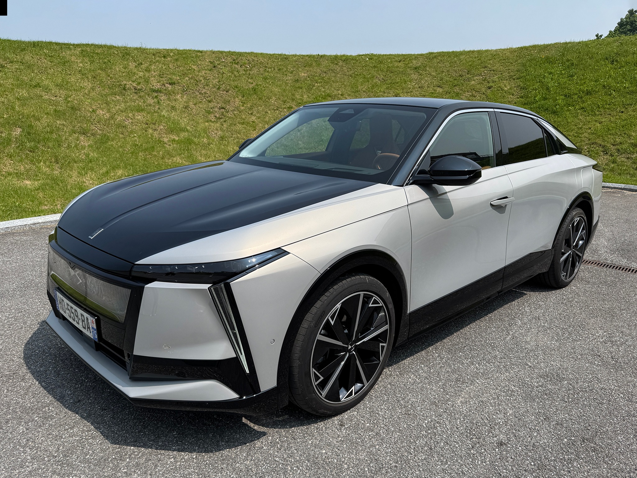 EVs That Keep Battery Health Surprisingly Well